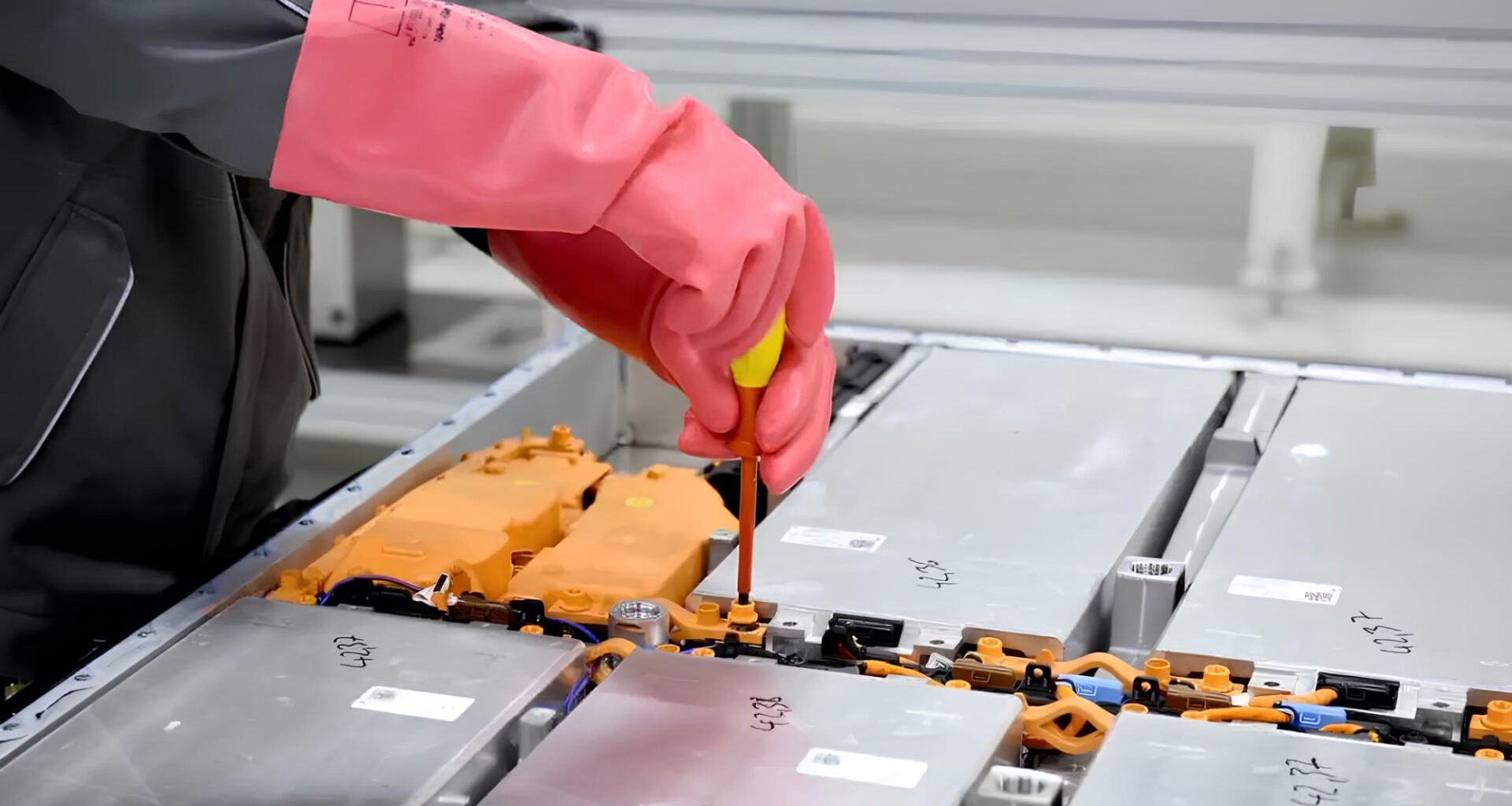 China implements strict EV battery recycling rules