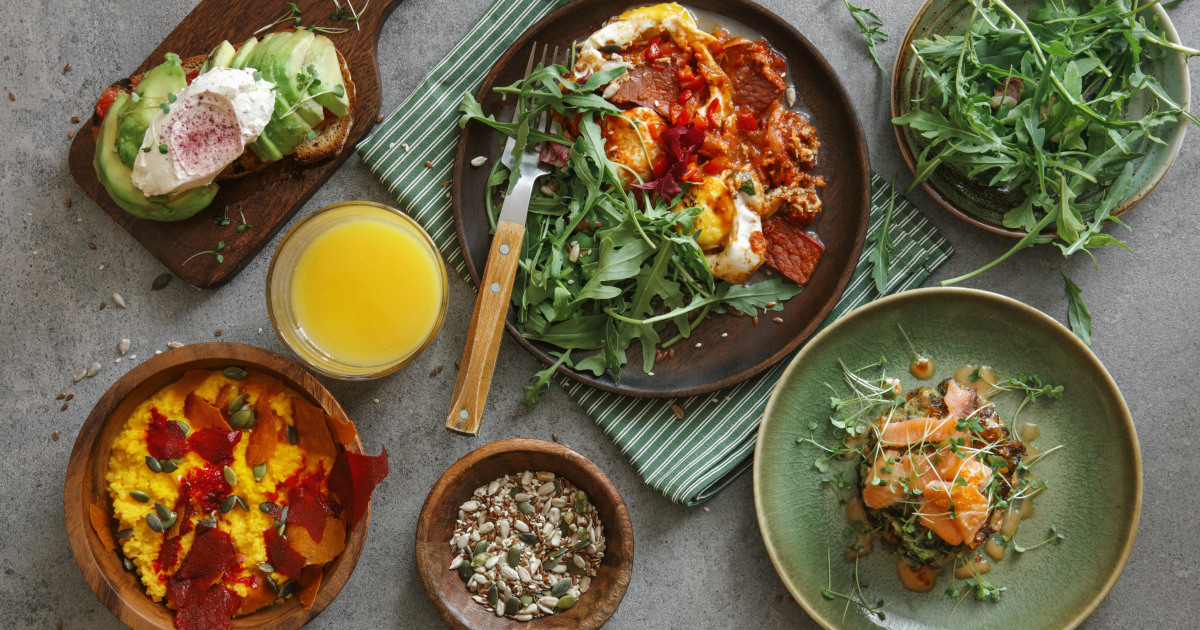 4 Best Breakfasts to Lower Cholesterol, According to Dietitians