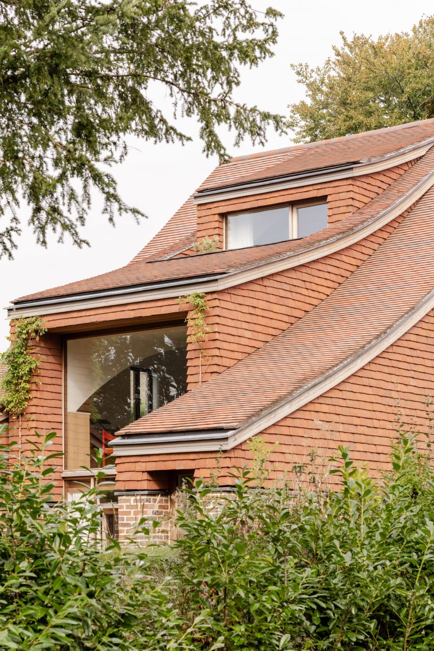Tiered roofs of Clay Rise by Templeton Ford