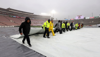 'College GameDay' Hosts Were Woefully Unprepared For The Rose Bowl Monsoon