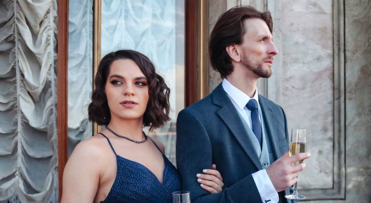 Mega-rich Americans are ditching stocks and hoarding historic highs of cash. Here’s where their wealth’s going instead