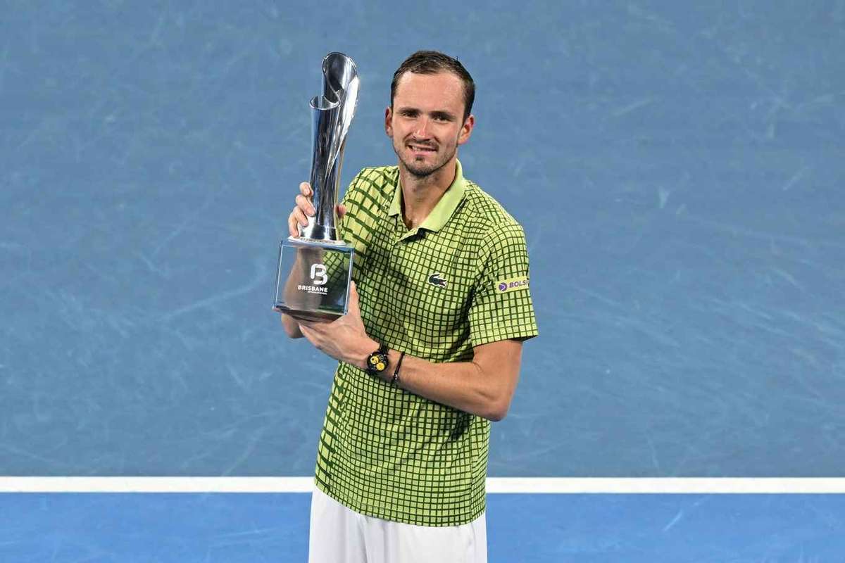 Daniil Medvedev warms up for Australian Open with trophy win in Brisbane