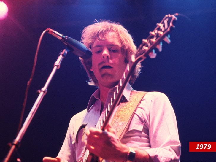bob weir sub getty swipe 1