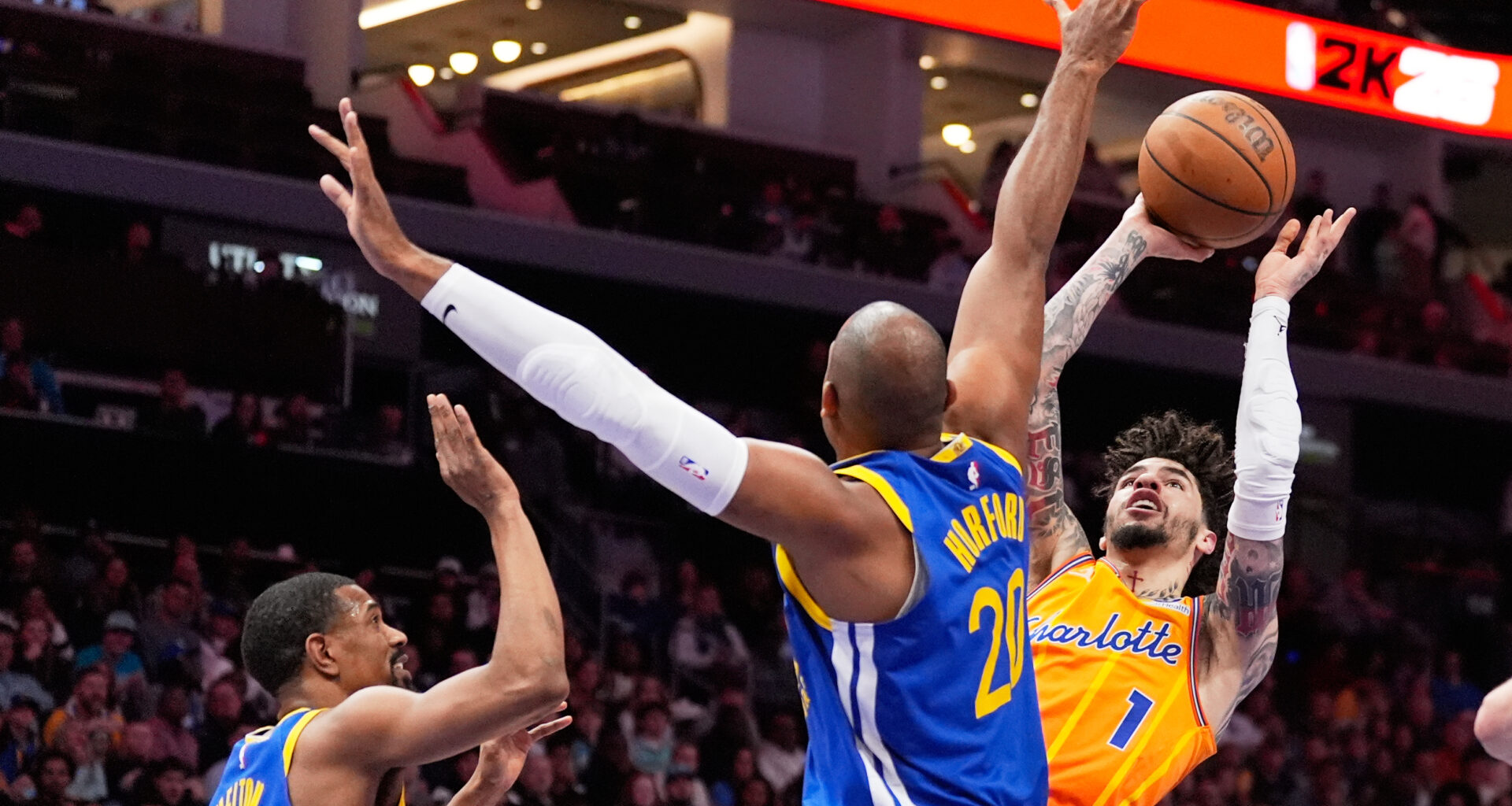 Curry scores 26 in homecoming game as Warriors top Hornets