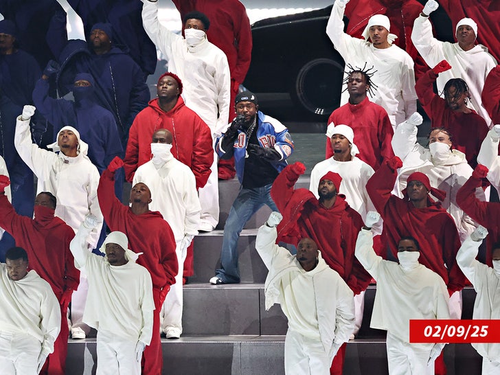 kendrick lamar super bowl lix sub getty swipe 1