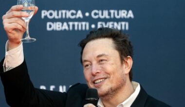 World's Richest Man Says Don't Bother Saving for Retirement