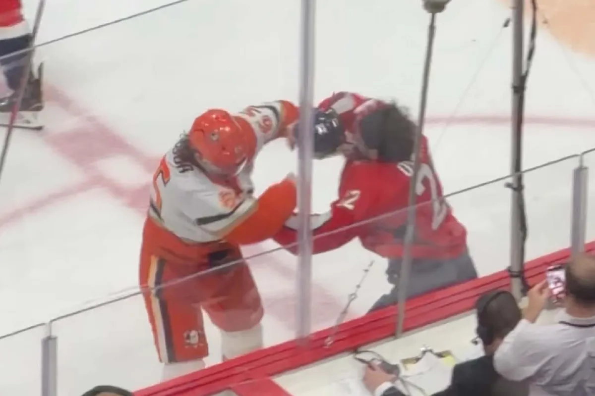 Brandon Duhaime fights Jacob Trouba to avenge hit that injured Ryan Leonard