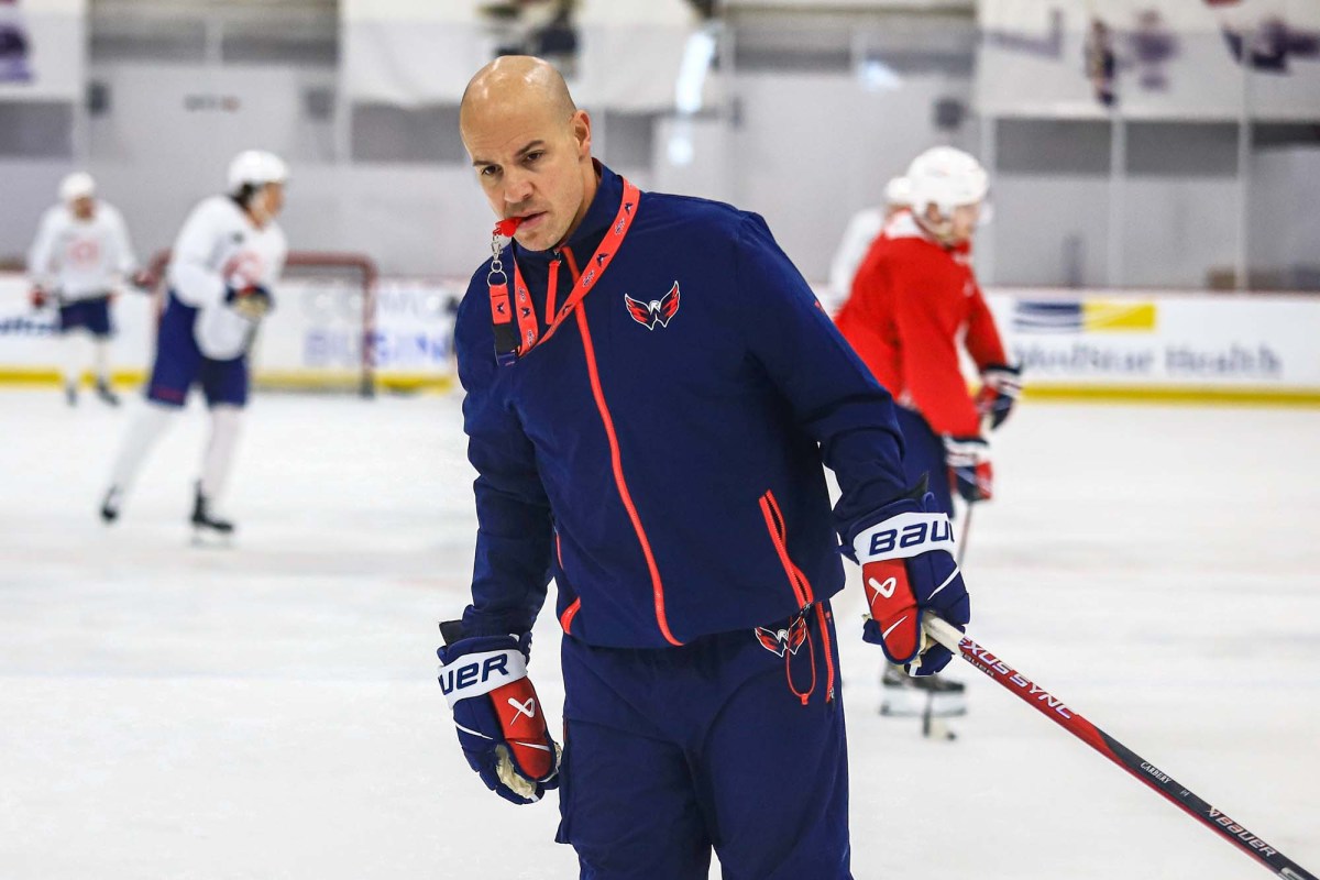 Spencer Carbery says Capitals need to turn back into a tight checking team that takes pride in winning games 1-0: ‘This is not the team from last year. It’s just not.’