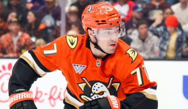 NHL Status Report: Vatrano out 6 weeks for Ducks with shoulder injury