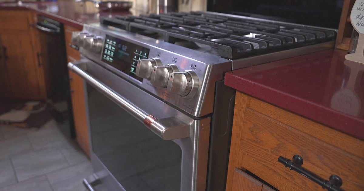 Emails mistakenly sent to I-Team show GE unwilling to replace Massachusetts woman's defective oven