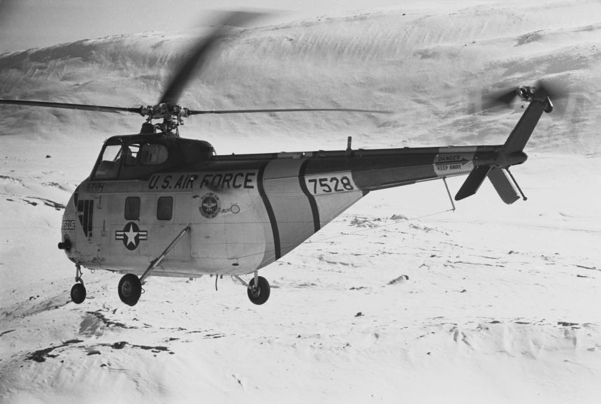A Sikorsky H-19 Chickasaw air rescue helicopter of the US Air Force at Thule Air Base in Greenland in 1955.