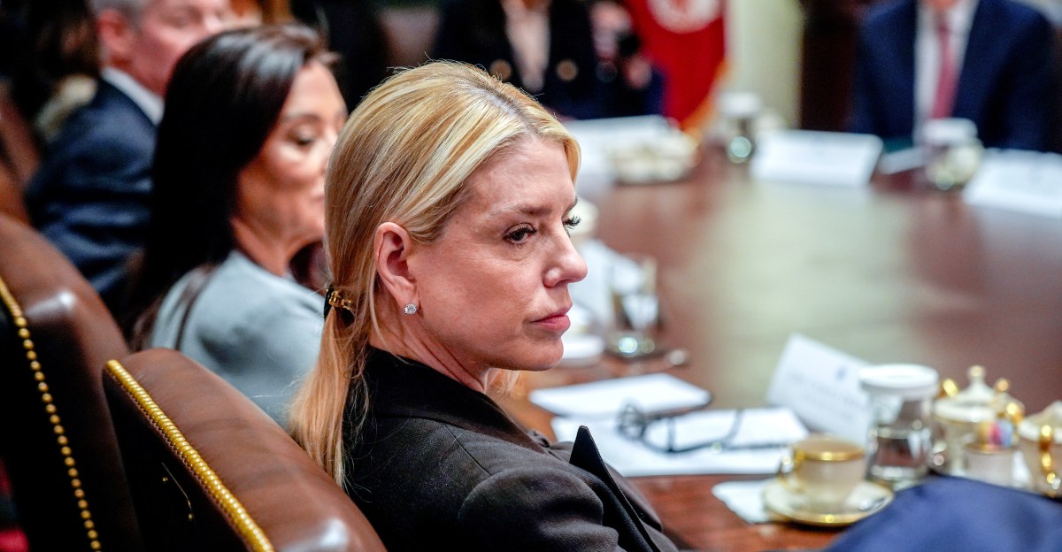 ICE in Minneapolis: Trump’s plan to extort Minnesota, briefly explained - vox.com