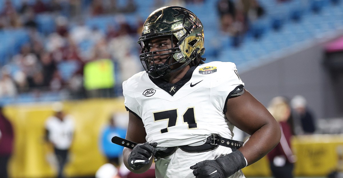 Wake Forest transfer OT Melvin Siani commits to Texas