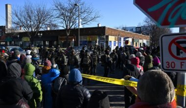 Federal agents fatally shoot another Minneapolis resident, prompting clash with protesters