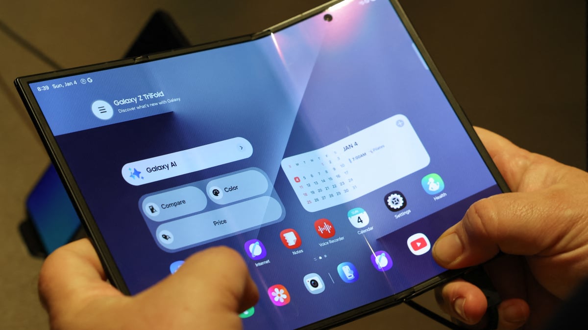 CES 2026: Samsung's creaseless OLED screen may unlock foldable iPhones