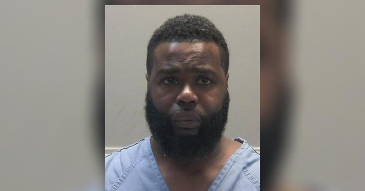 Woman shot while trying to break up fight; suspect in custody – WHIO TV 7 and WHIO Radio