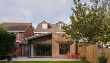 Before & After: Near London, a Basic Brick House Breaks Free From the ’70s