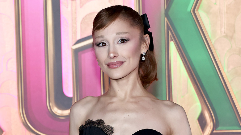 Ariana Grande on the red carpet of 