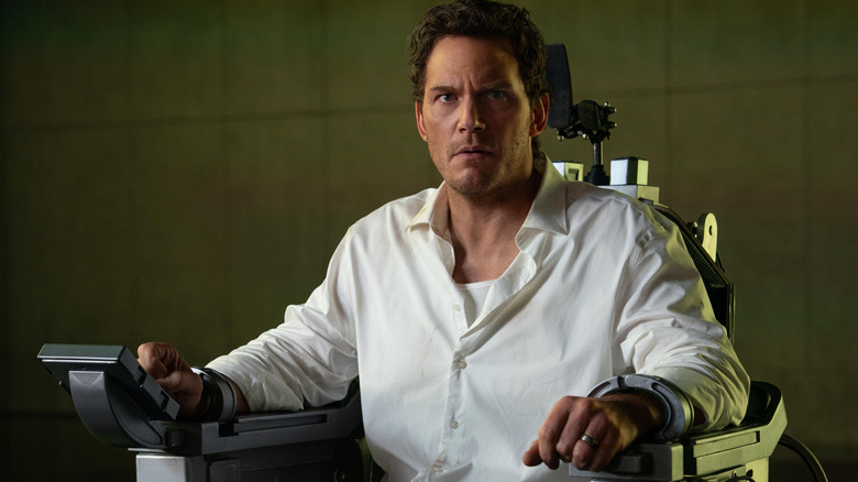 Chris Pratt as Chris Raven strapped to an execution chair in Mercy