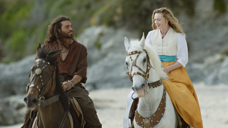 Can Yaman's Sandokan rides a horse alongside Alanah Bloor's Lady Marianna Guillonk in Sandokan