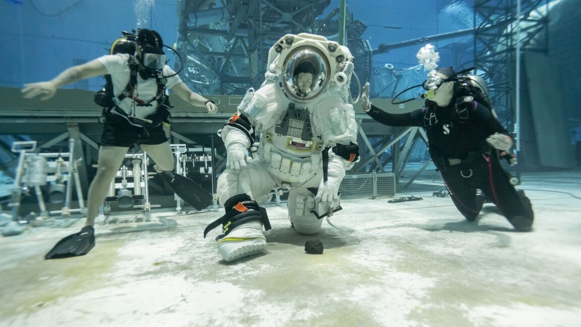 Former astronaut on lunar spacesuits: "I don't think they're great right now"