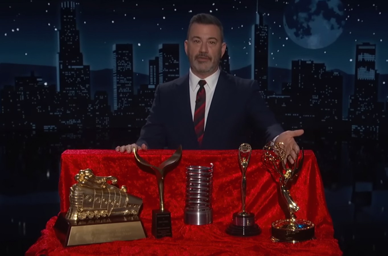 Jimmy Kimmel Offers Trump an Awards to Get ICE Out of Minnesota