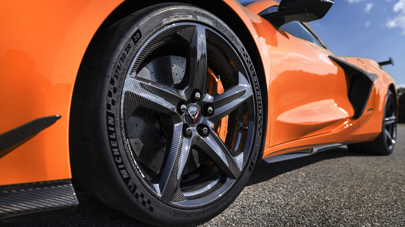 The Pros And Cons Of The Chevy Corvette's Carbon Fiber Wheels