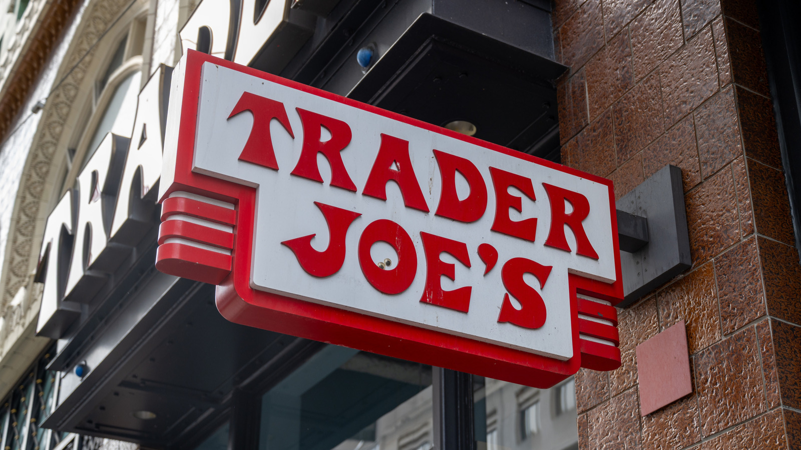 16 Best Trader Joe's Sides And Snacks For The Ultimate Super Bowl Party