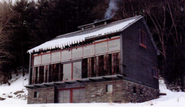 From the Archive: A Restoration Expert Turns a Crumbling “Archetypal” Barn Into His Family’s Getaway