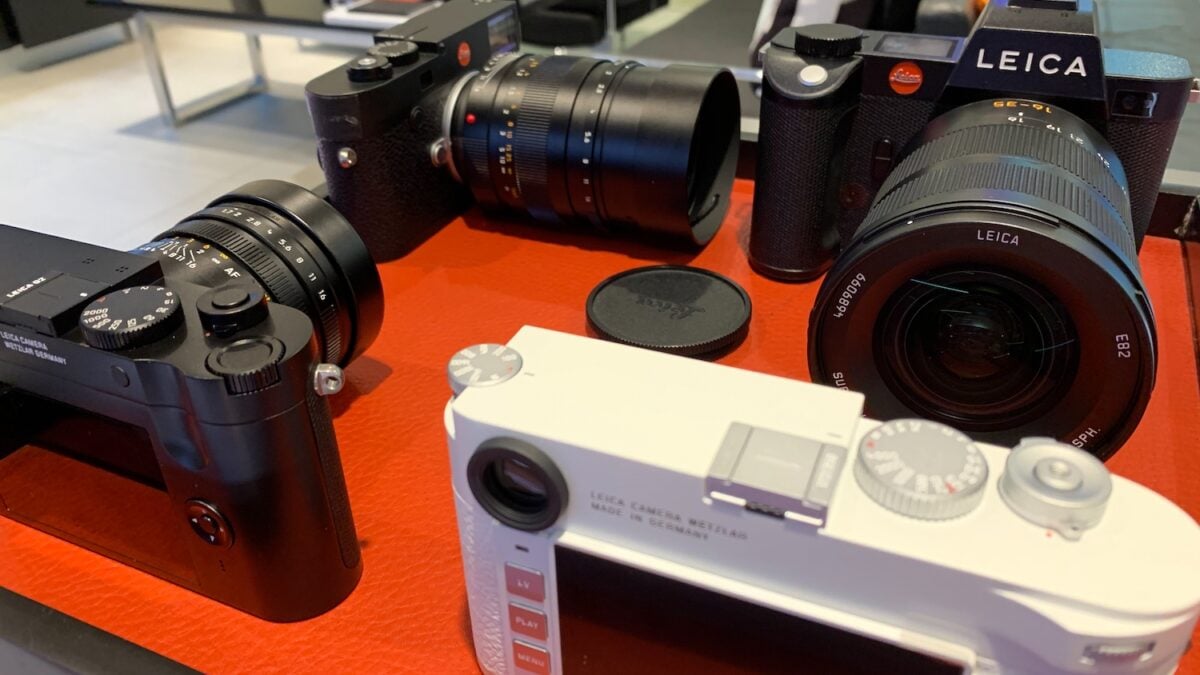 Terrifying Photo from the Minneapolis ICE Protests Will Have You Shopping for Leicas