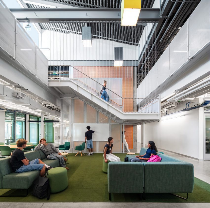 Malibu High School by Koningeizenbeg Architecture