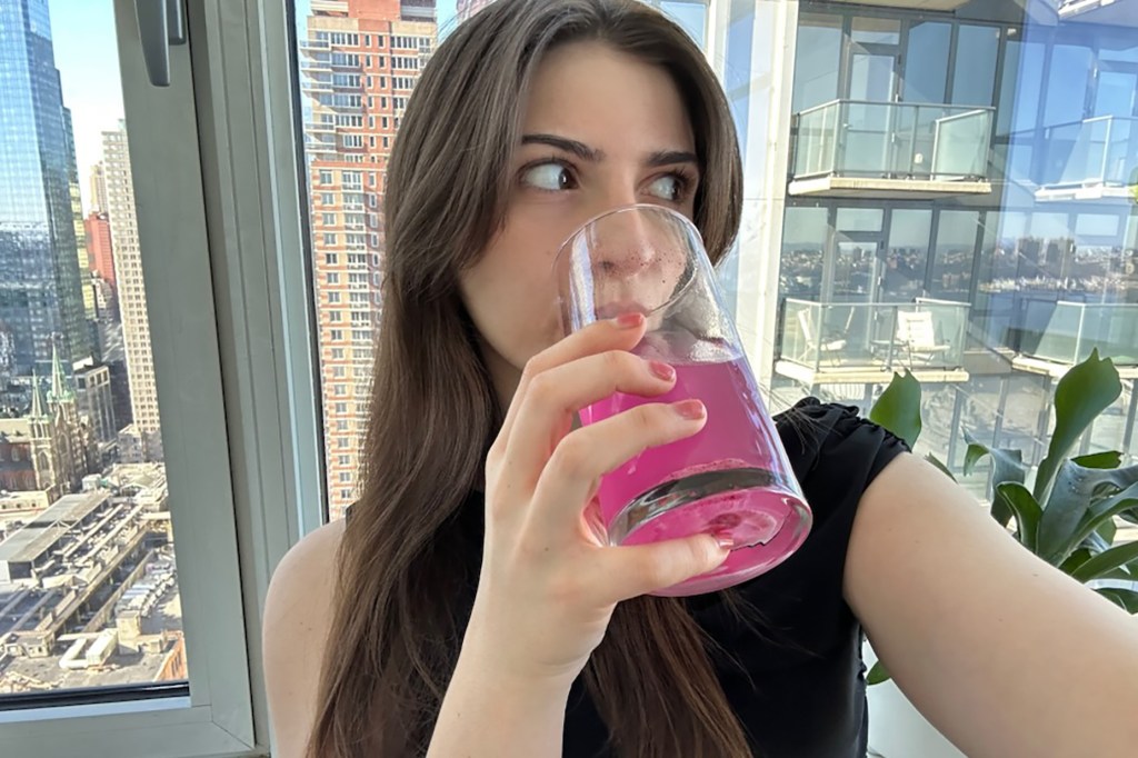 Miska Salemann trying Blueprint Longevity Mix.