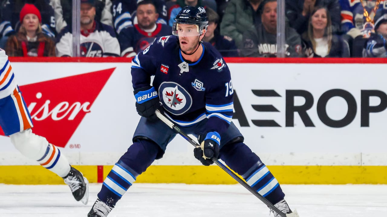 Toews anticipates ‘very emotional’ return to Chicago with Jets