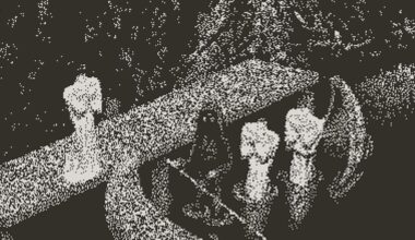 Outside Parties is the creepiest Playdate game yet, and I'm kind of obsessed