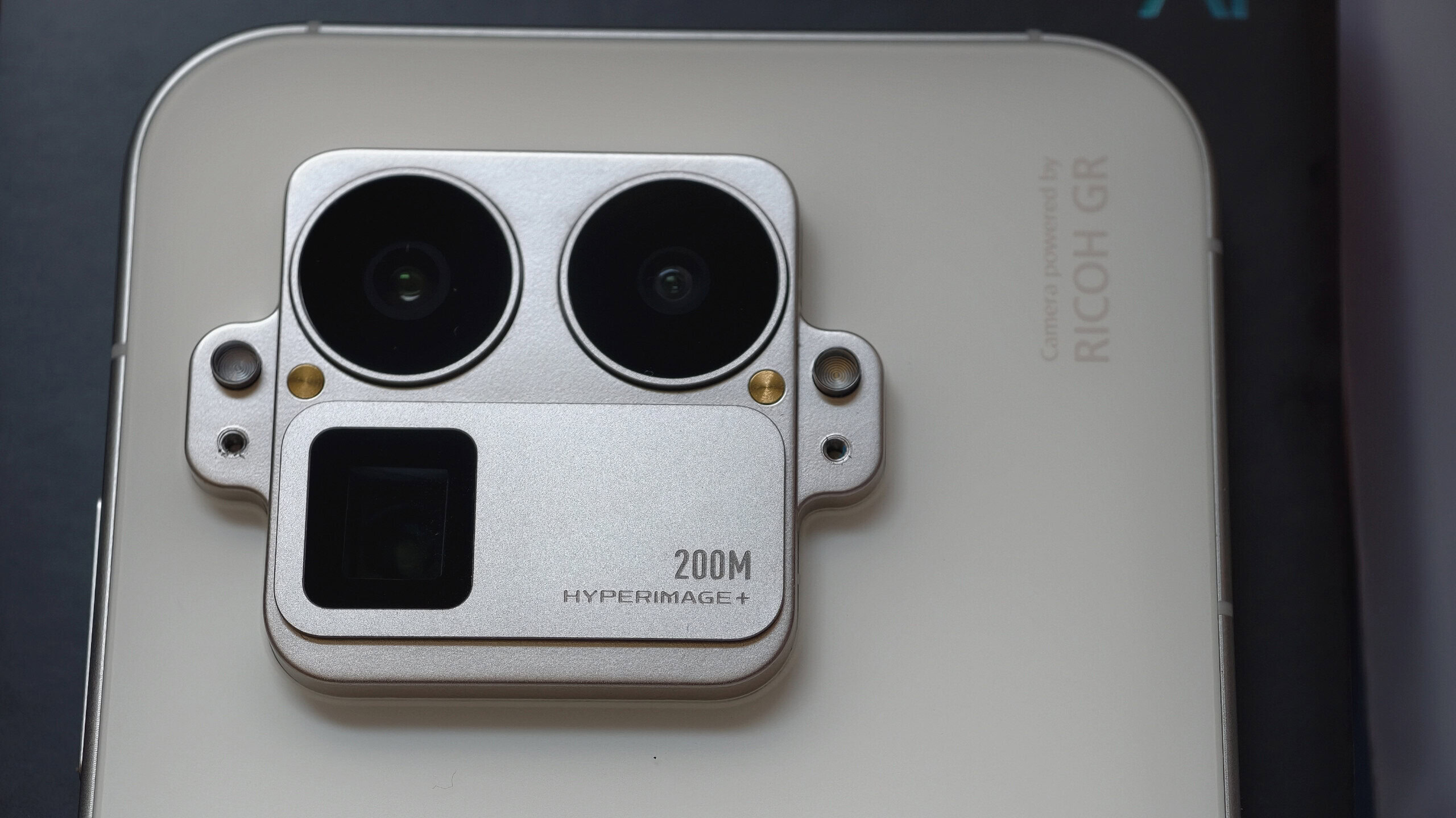 realme GT8 Pro without camera bumps