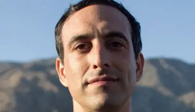 Stephen Brodsky (Cave In, Etc.) Announces His Second Acoustic Hardcore Covers Album, Streams Damnation A.D. Cover