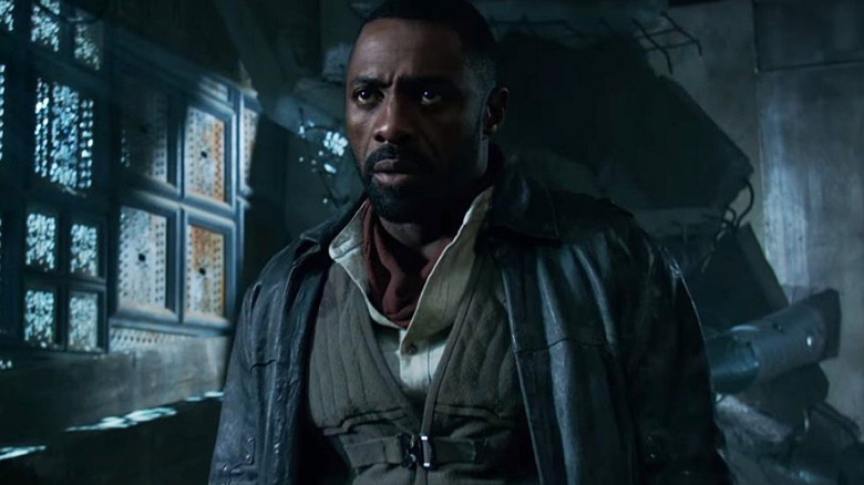 Roland looks menacingly in The Dark Tower (2017)