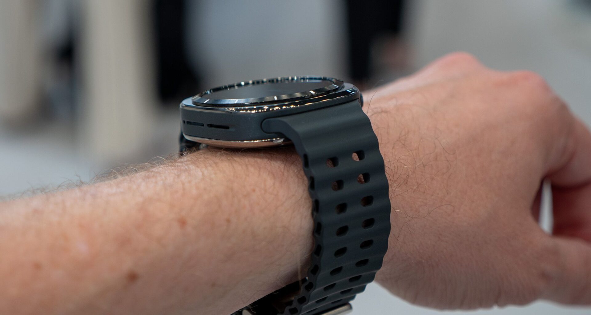 Amazon's Winter Sale dips the Samsung Galaxy Watch Ultra (2025) below its Cyber Monday deal price