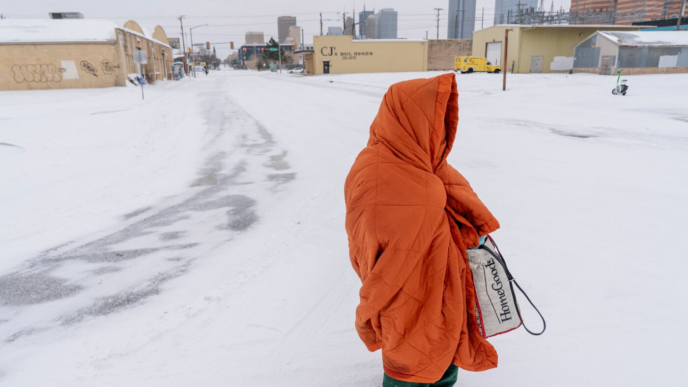 Massive winter storm sweeps across the U.S. : The Picture Show : NPR