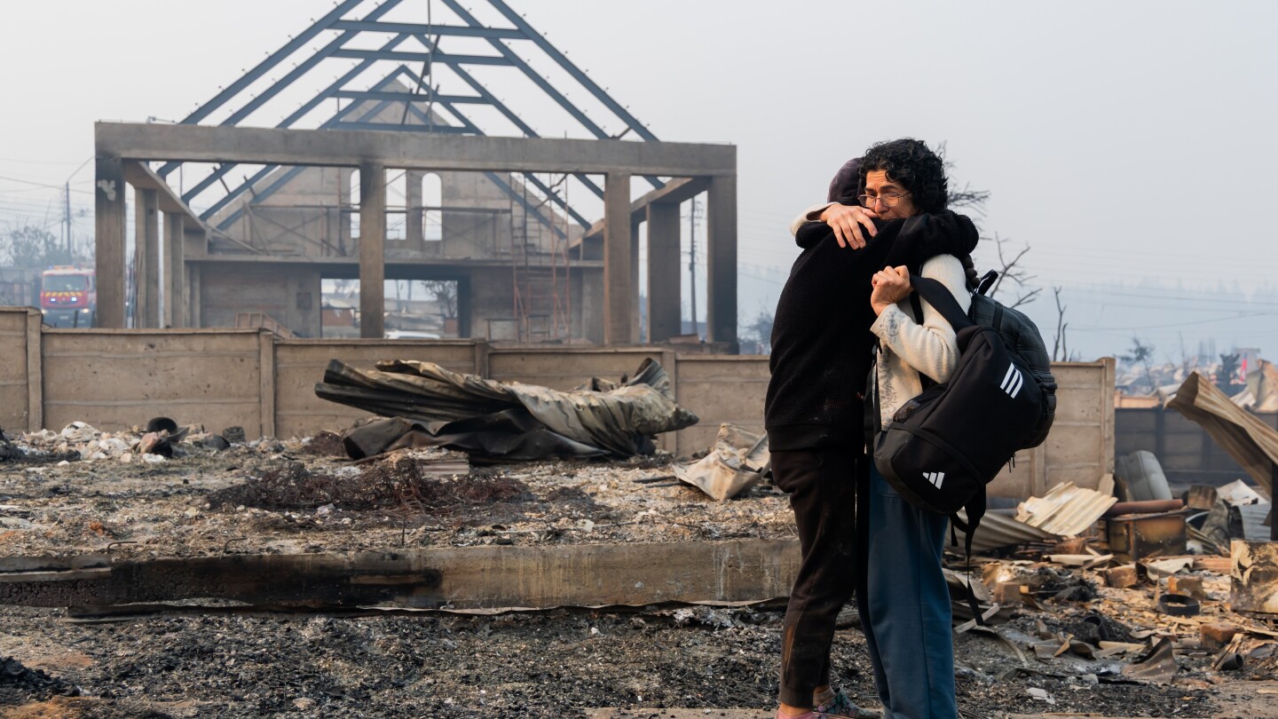 Firefighters in Chile battle deadly wildfires during heatwave