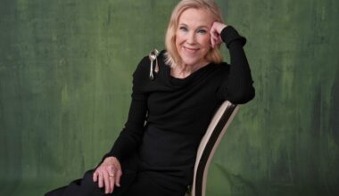 Catherine O'Hara dies at 71