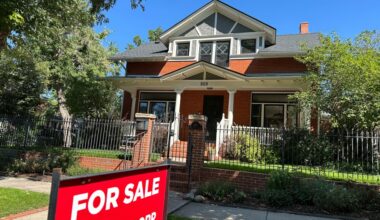 US mortgage rates rise for second week, still near 3-year low