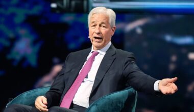 Wall Street executives warn Trump: Stop attacking the Fed and credit card industry