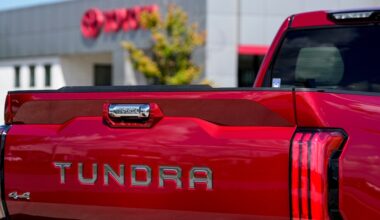Toyota recalls 162,000 Tundra trucks over faulty screens