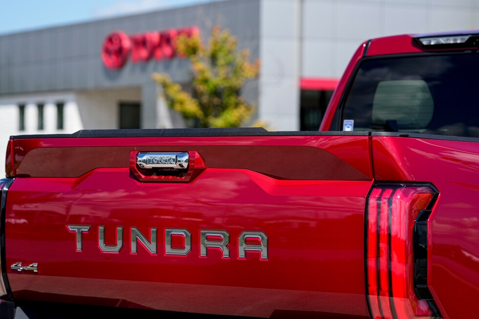 Toyota recalls 162,000 Tundra trucks over faulty screens