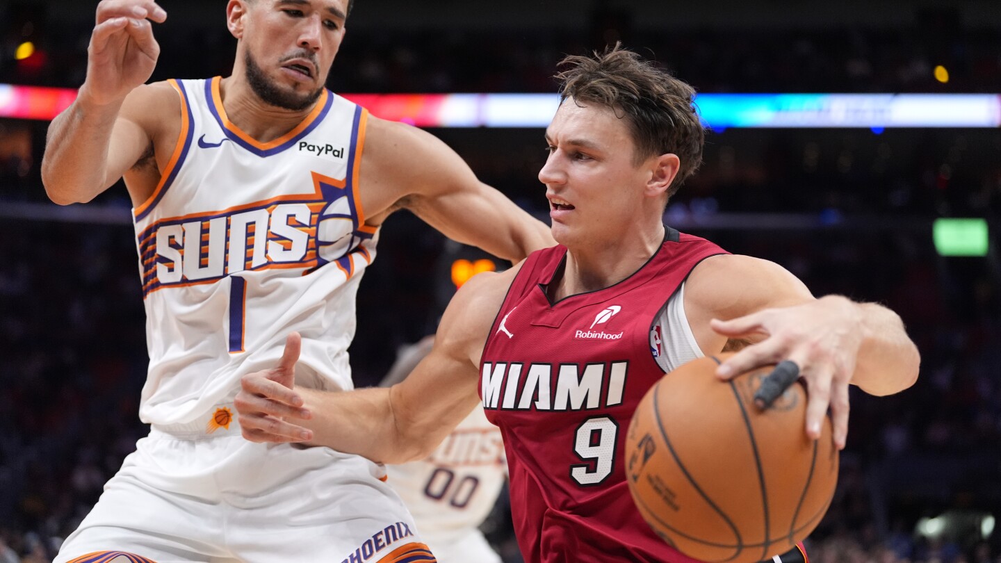 Suns' Booker out against Pistons with ankle injury