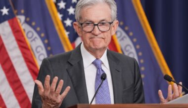 Republican support boosts the Fed’s Powell in fight with Trump