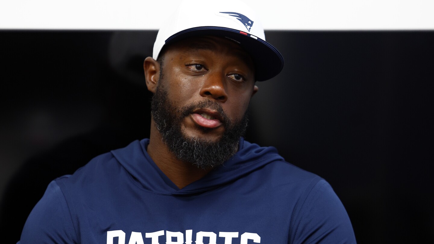 Cardinals request to interview Patriots passing game coordinator Thomas Brown