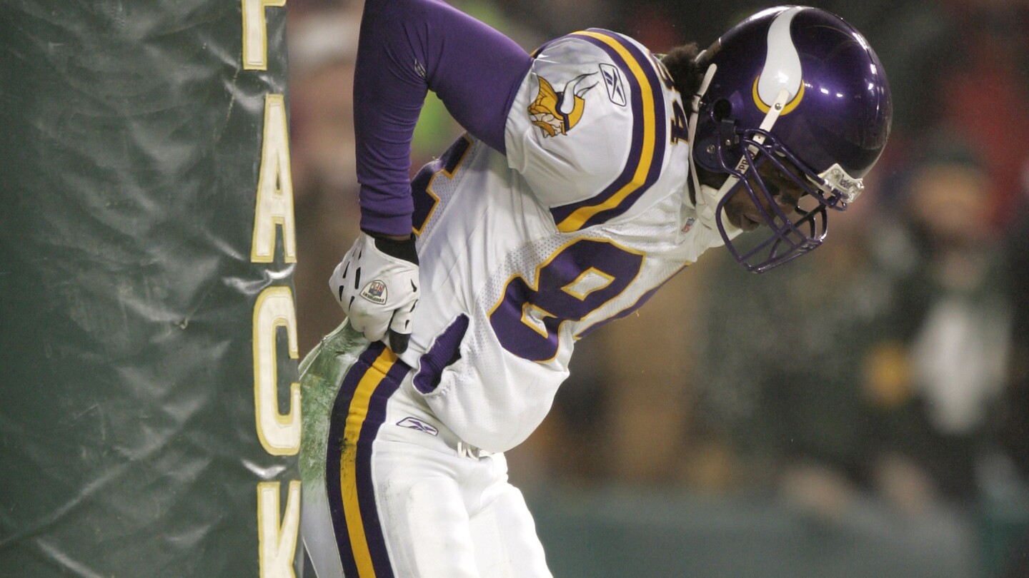 21 years ago today, Randy Moss committed what Joe Buck called a "disgusting act"