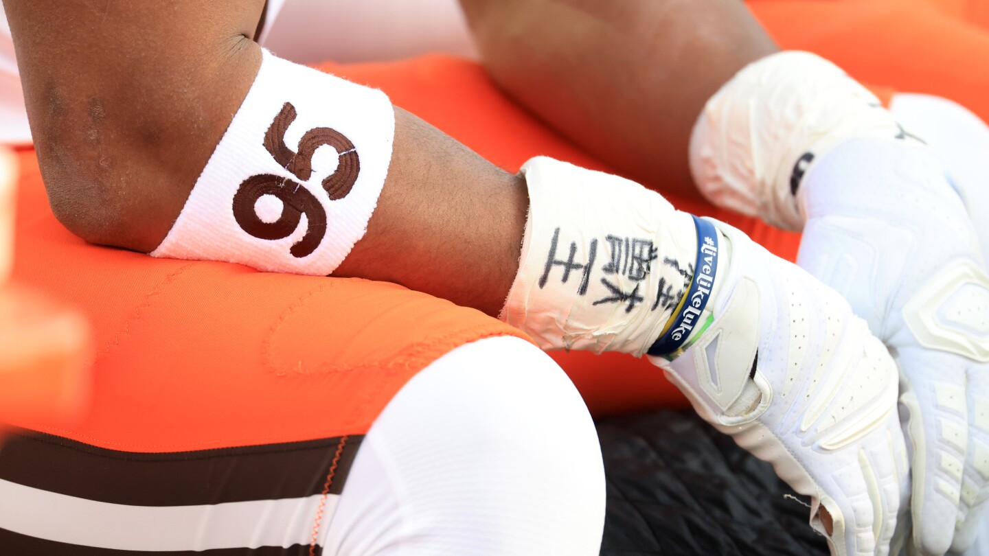 No, single-season records don't require a 17-game asterisk